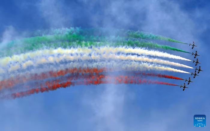  The Italian Frecce Tricolori aerobatic squad performs during an airshow at Rivolto Air Force Base in Italy, May 1, 2026. (Photo: Xinhua) 