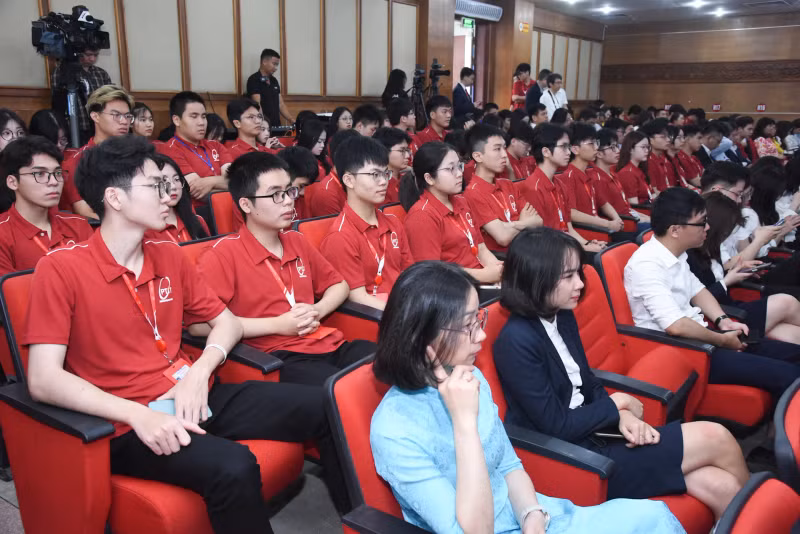 Delegates attend the ceremony.
