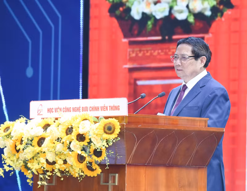 Prime Minister Pham Minh Chinh speaks at the ceremony.