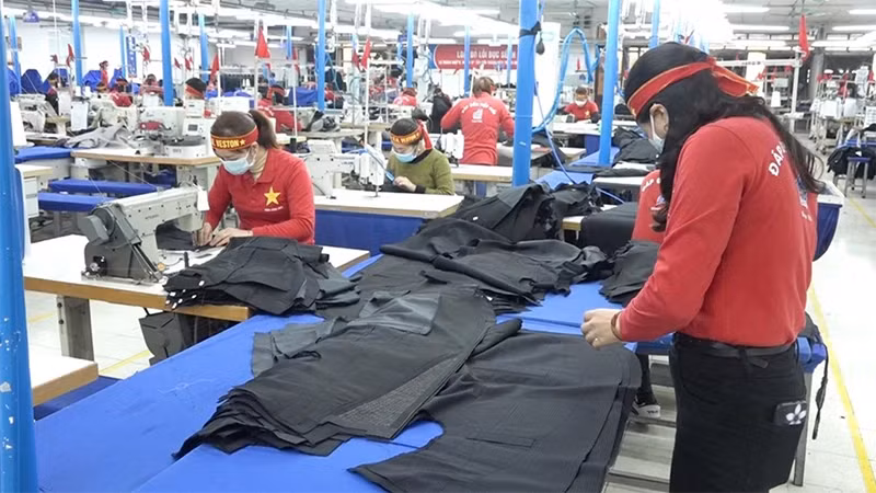 Garment production export activities at Garment 10 Joint Stock Company. (Photo: VNA)