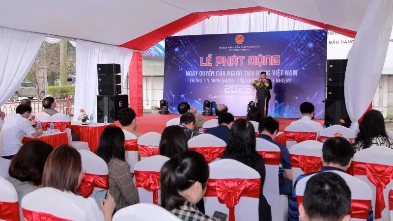 An overview of the launching ceremony.
