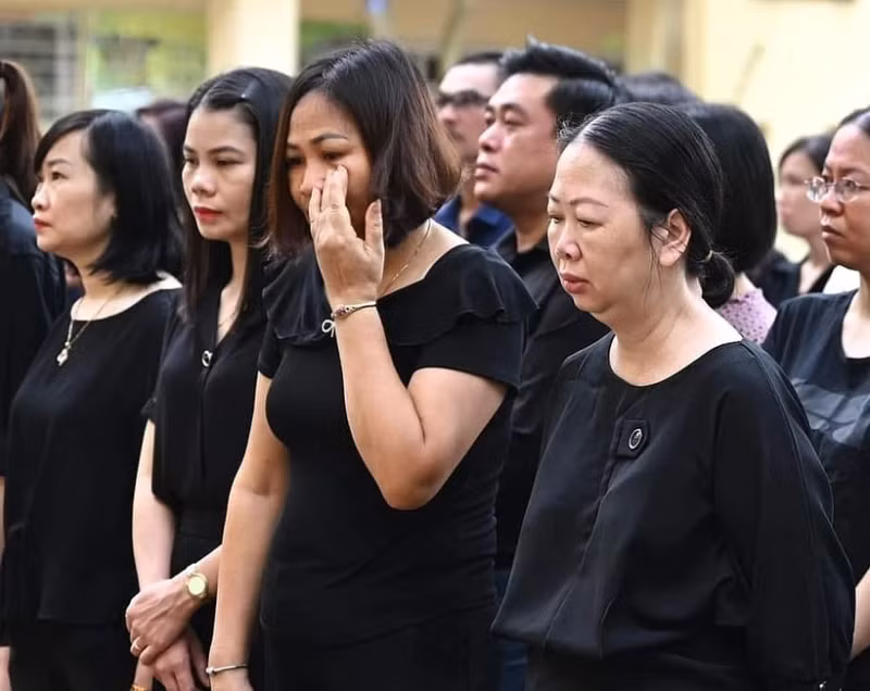 People from all walks of life are present at the National Funeral Hall in Hanoi to pay homage to Party General Secretary Nguyen Phu Trong (Photo: VNA) People from all walks of life are present at the National Funeral Hall in Hanoi to pay homage to Party General Secretary Nguyen Phu Trong (Photo: VNA)