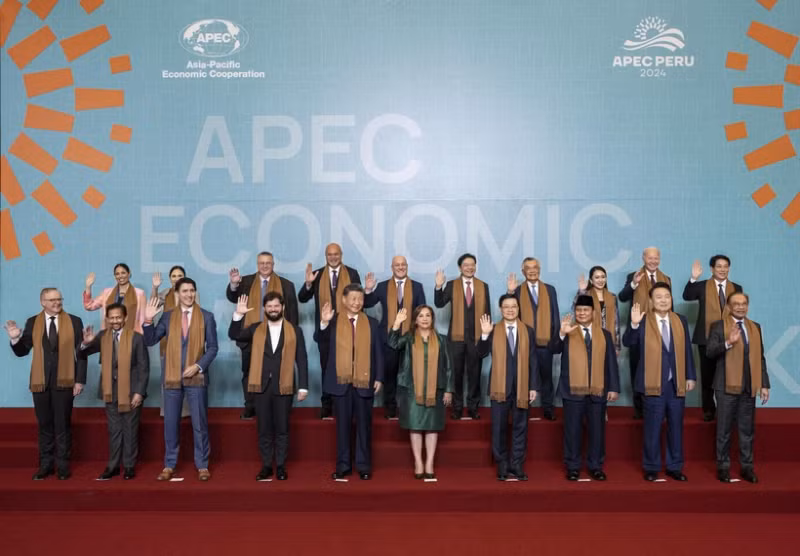 Vietnam's State President Luong Cuong and other leaders at the 31st APEC Economic Leaders' Meeting in Lima, Peru. (Photo: VNA)