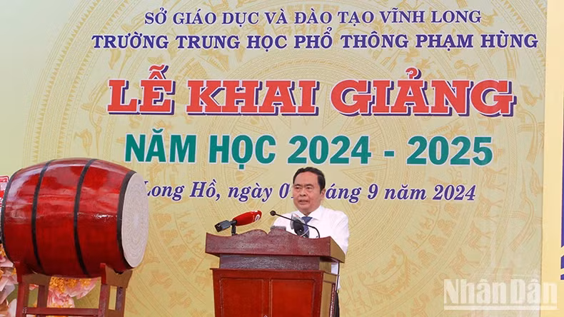 National Assembly Chairman Tran Thanh Man speaks at the ceremony.