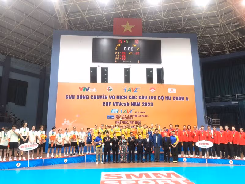 Teams receive prizes at the closing ceremony.