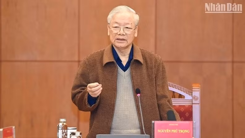 Party General Secretary Nguyen Phu Trong speaks at the meeting.