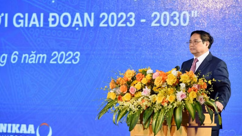 Prime Minister Pham Minh Chinh speaks at the event.