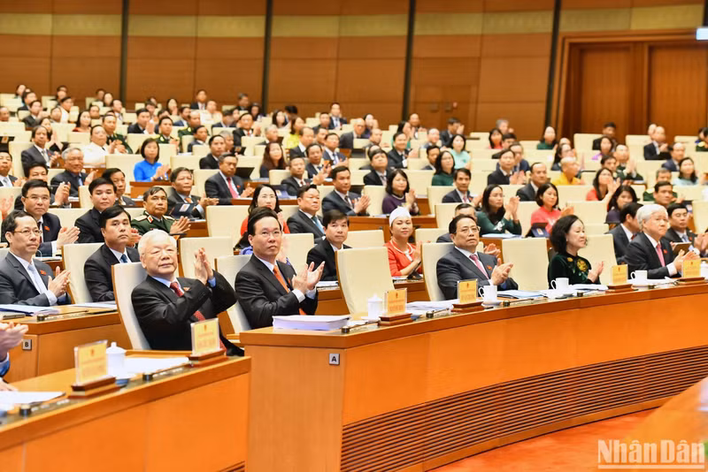 General Secretary Nguyen Phu Trong, President Vo Van Thuong, PM Pham Minh Chinh and leaders of the Party, State and NA deputies at the opening session, on the morning of May 22.