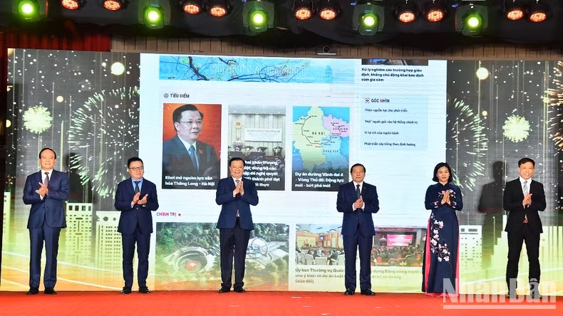 Also on this occasion, Ha Noi Moi Newspaper launched the new interface of Ha Noi Moi electronic newspaper and the converged newsroom. Also on this occasion, Ha Noi Moi Newspaper launched the new interface of Ha Noi Moi electronic newspaper and the converged newsroom.