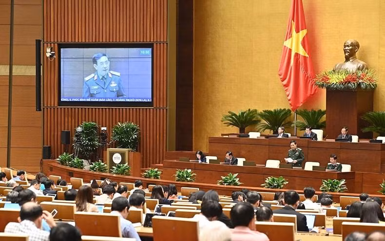 During the last week, the NA continued to spend time to discuss a number of bills such as the Price Law (revised), the Law on Bidding (revised), etc., and also discussed reports on the work of the Chief Justice of the Supreme People's Court, the Chief Procurator of the Supreme People's Procuracy, crime prevention and combat, judgment enforcement, and anti-corruption work in 2022.