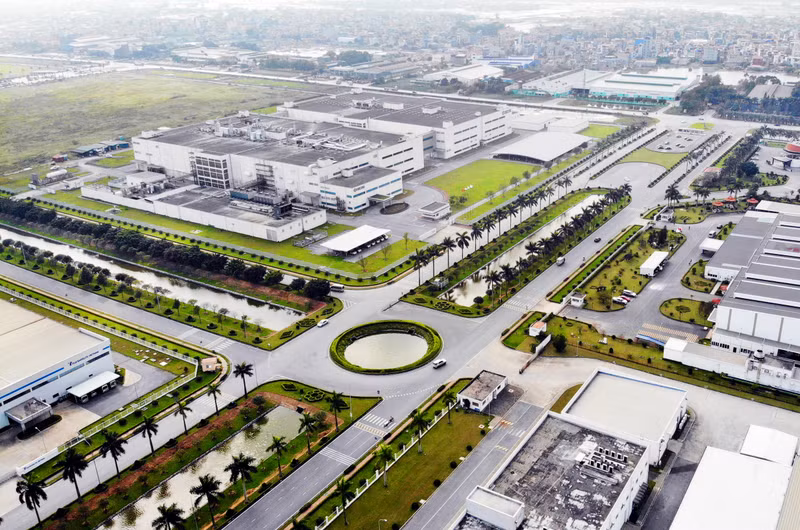 Thang Long II Industrial Park in Hung Yen Province is located near the extended Hanoi - Hung Yen intercity road.