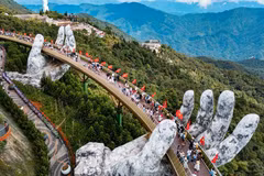 The Golden Bridge is used by Lonely Planet to introduce Da Nang. (Photo: HA AN)