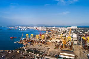 Developing industries and technologies serving offshore structures is one of the foundations for enhancing marine economic capacity (Photo: PVN)