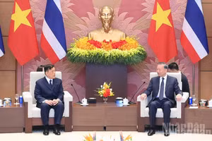 General Secretary of the Communist Party of Viet Nam Central Committee and President To Lam (R) and King of Thailand Maha Vajiralongkorn Phra Vajiraklaochaoyuhua at their talks in Ha Noi on September 15, 2026. (Photo: nhandan.vn)