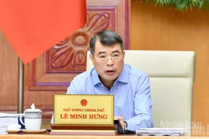 Prime Minister Le Minh Hung addresses the meeting (Photo: NDO)