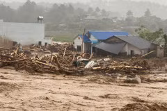Floodwaters sweep through Muong Than Commune in Lai Chau Province.