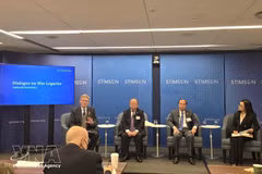 Vietnamese Ambassador to the US Nguyen Quoc Dung (second, right) attends a dialogue on war legacies in Southeast Asia organised by the Stimson Centre in Washington, D.C on October 21. (Photo: VNA)