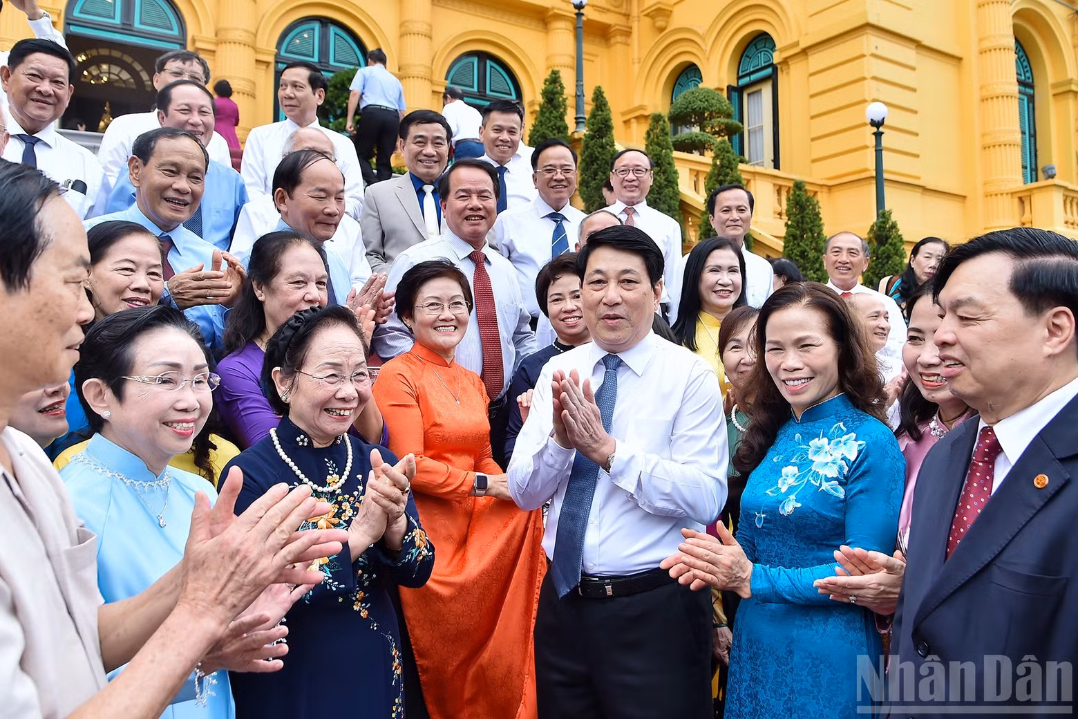 State President Luong Cuong and delegates at the event