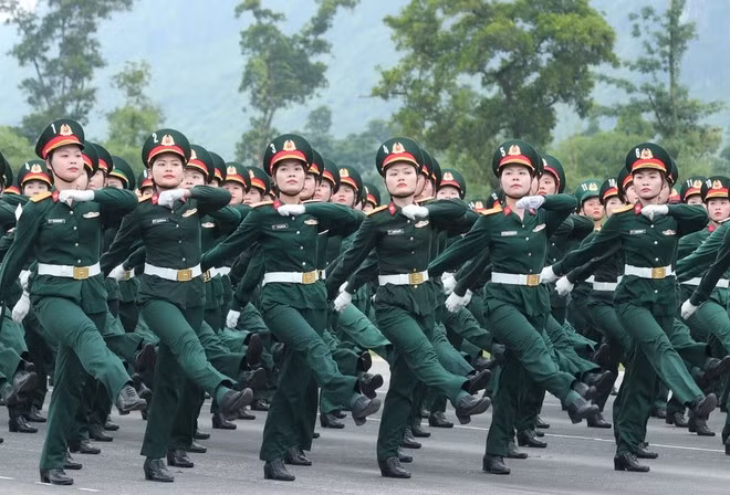 Military medical personnel join the rehearsal. (Photo: VNA)