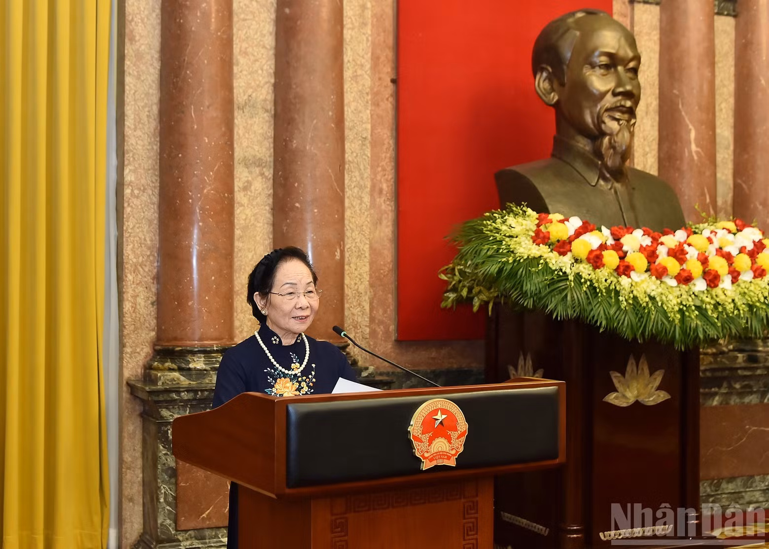 Former Vice President of Viet Nam and VAPE Chairwoman Nguyen Thi Doan speaks at the meeting