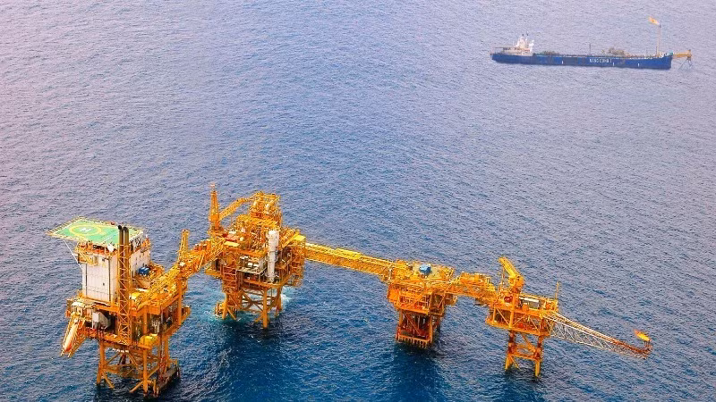 Oil and gas exploitation at the Rang Dong field. (Photo: nhandan.vn)