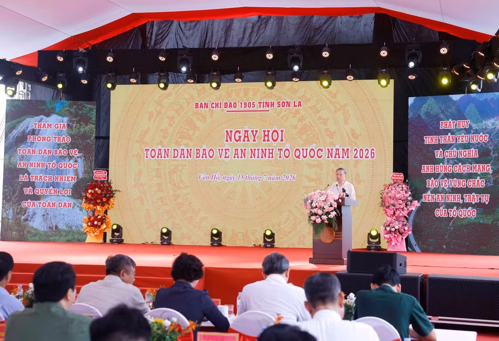 Party General Secretary and State President To Lam addresses the All People’s Day for National Security Protection in Long Luong village of Van Ho commune, Son La province, on July 15, 2026.