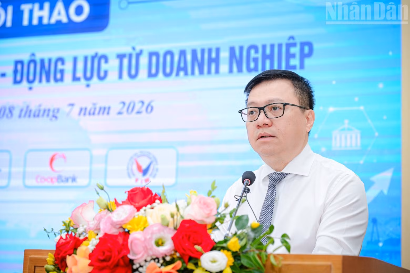 Le Quoc Minh, member of the Party Central Committee (PCC) and Editor-in-Chief of Nhan Dan Newspaper speaks at the event.