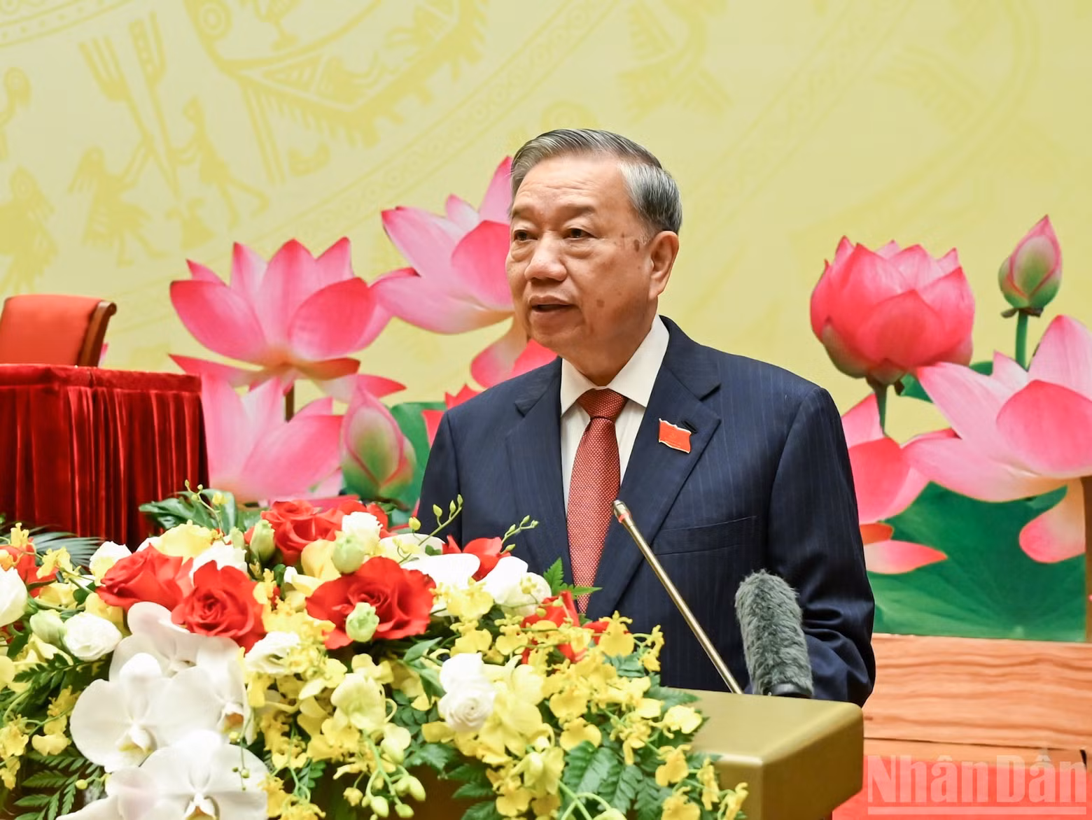 General Secretary To Lam delivers his directive speech at the Congress.