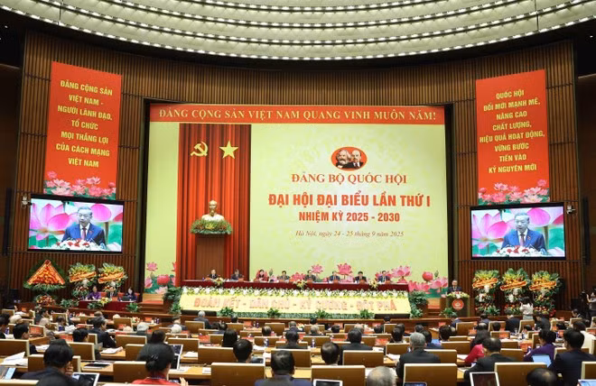 An verview of the first Congress of the National Assembly (NA)’s Party Organisation in Ha Noi on September 25. (Photo: VNA)