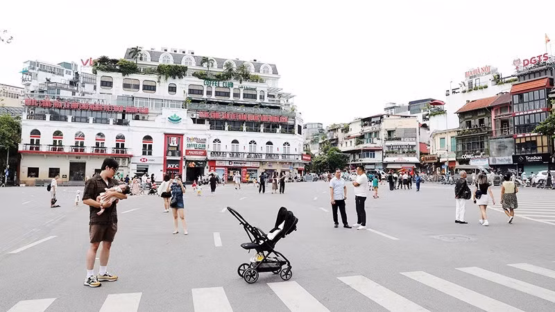 Dong Kinh Nghia Thuc Square