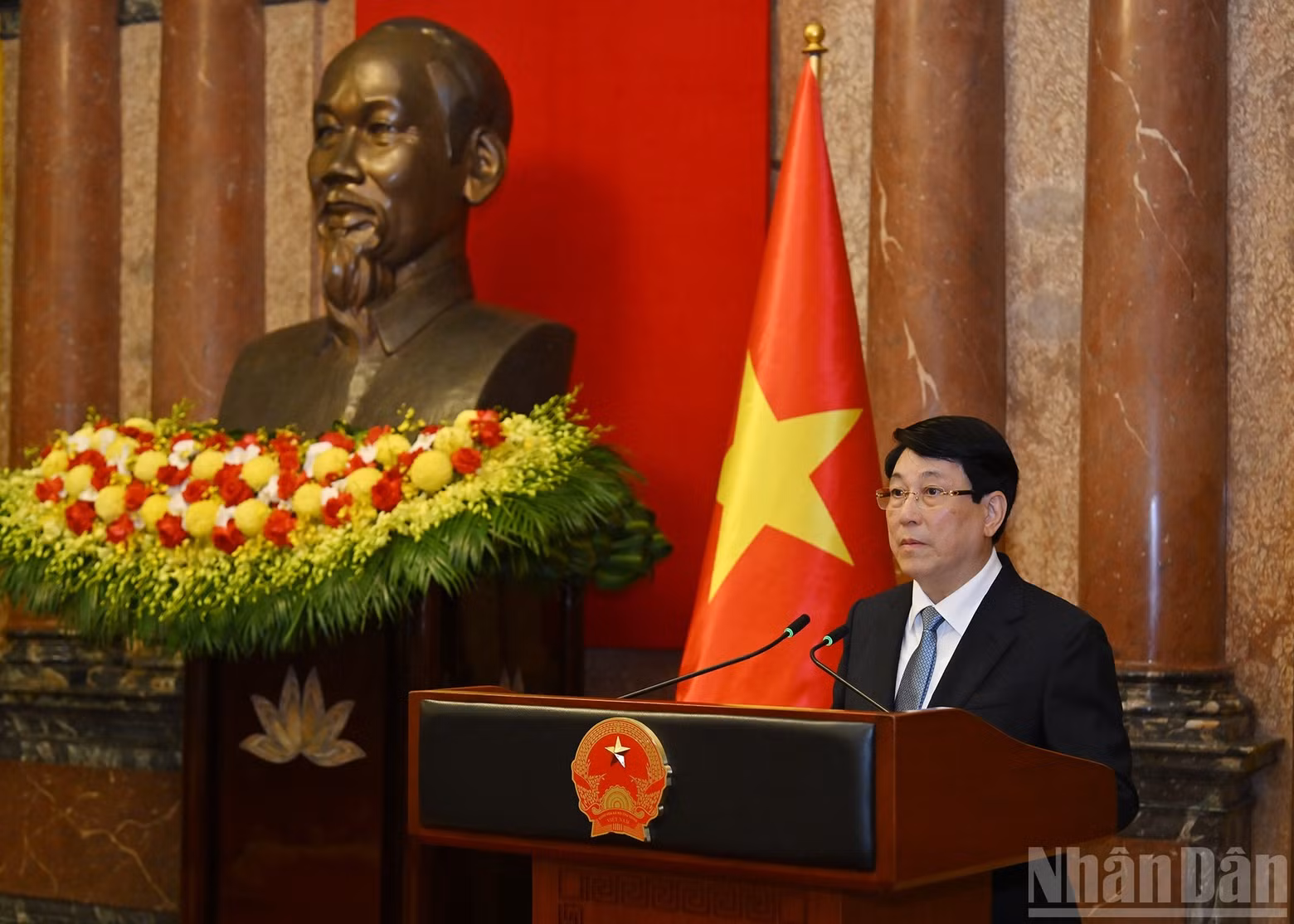 President Luong Cuong delivers a speech at the ceremony.