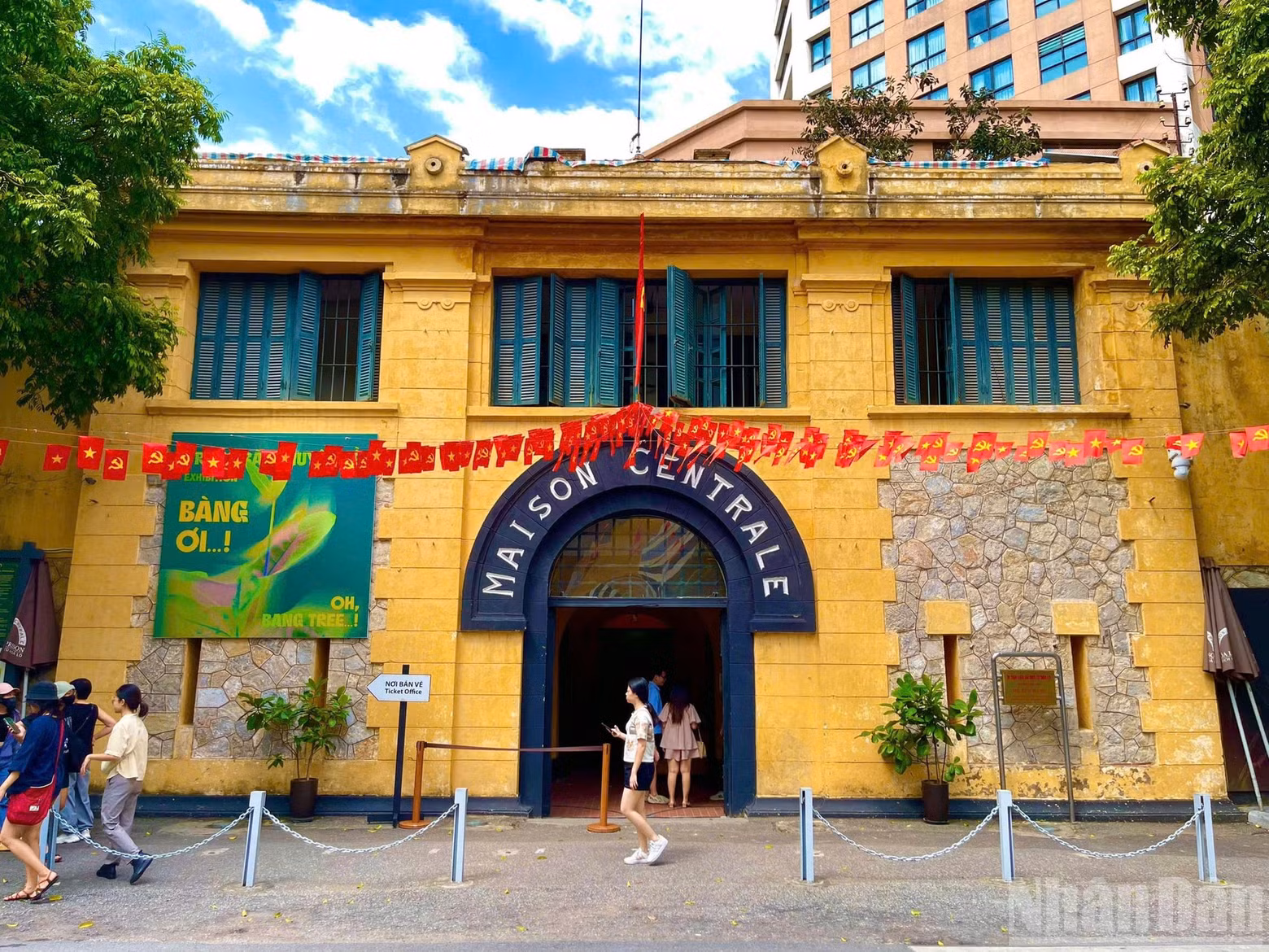 The Hoa Lo Prison relic site, located at No. 1 Hoa Lo Street, offers a range of meaningful experiential activities during the April 30 –May 1 holiday.