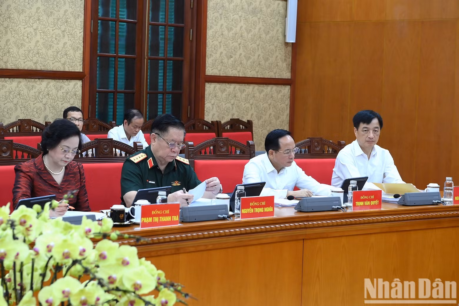 Party and State leaders and delegates attend the working session.