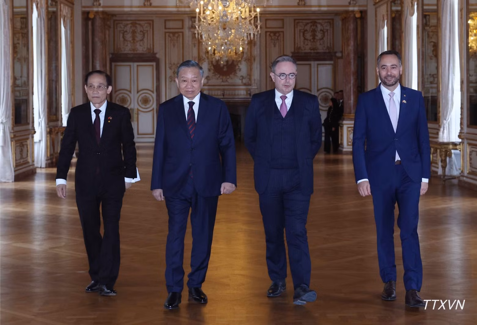 Party General Secretary and State President To Lam and Belgian Prime Minister Bart De Wever, together with Minister of Foreign Affairs Le Hoai Trung and Belgian Minister of Foreign Affairs Maxime Prévot. (Photo: VNA)