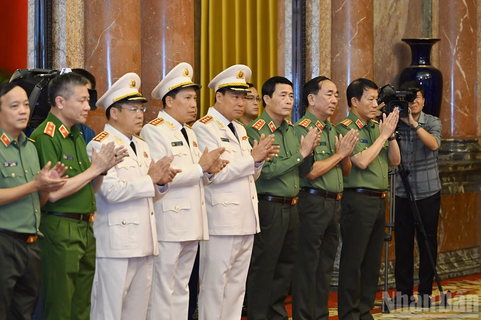 Minister of Public Security Luong Tam Quang and leaders of the Ministry of Public Security at the event.
