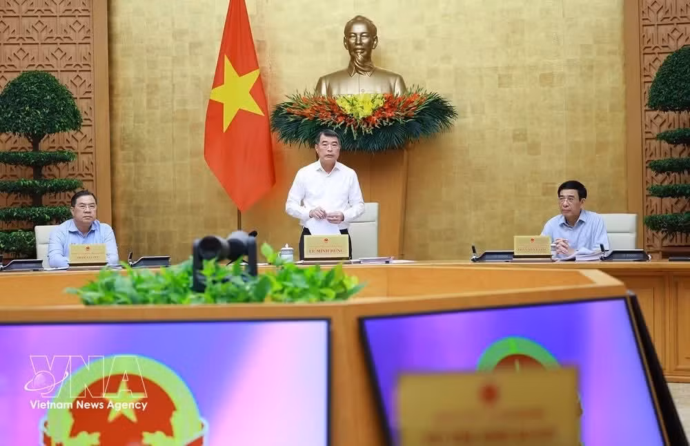 A view of the Government’s regular meeting for April, the first of the 16th-tenure Government, in Ha Noi on May 4, 2026. (Photo: VNA)