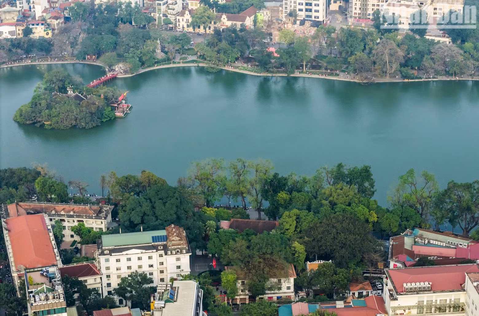 The spatial axis around Hoan Kiem Lake is clearly defined by the interplay of greenery and historic architectural works. The new plan aims to restructure the landscape, ease development pressure and increase public space. (Photo: THANH DAT)
