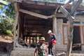 A house is damaged after the earthquake in Flores, Indonesia, on August 15. (Photo: Xinhua/VNA)