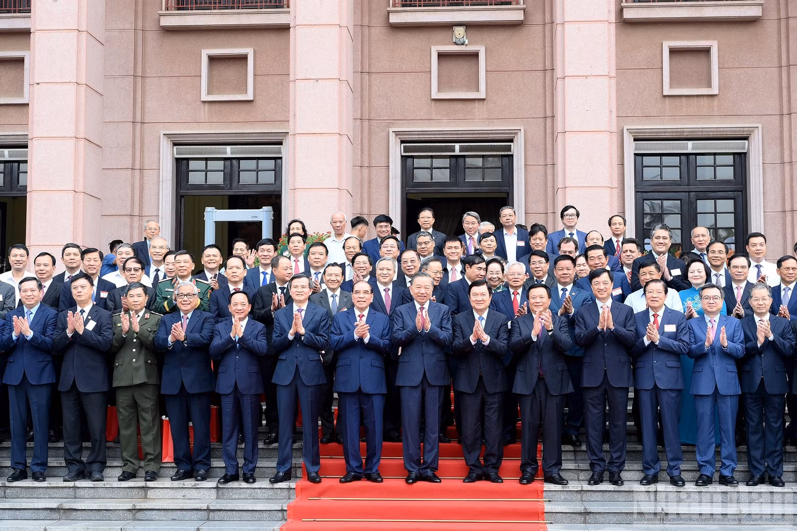 General Secretary and President To Lam, incumbent and former Party and State leaders, and other delegates attend the ceremony marking the 30th anniversary of the establishment of the Central Council for Theoretical Studies.