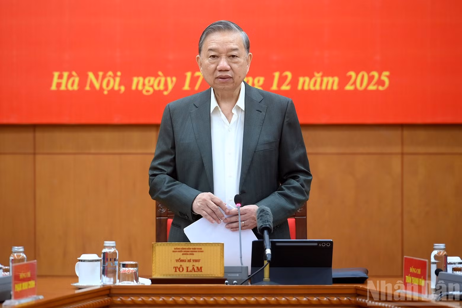 Party General Secretary To Lam delivers directive remarks at the second meeting of the Central Steering Committee on institutional and legal perfection.