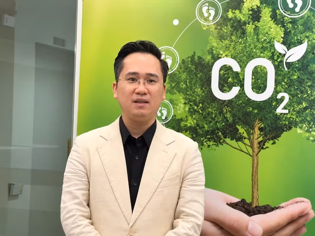 corporate-sustainability-portrait-with-co-backdroppng.jpg