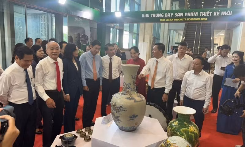 New handicraft product designs on display at Ha Noi Giftshow 2026. (Photo: NGUYEN TRANG)