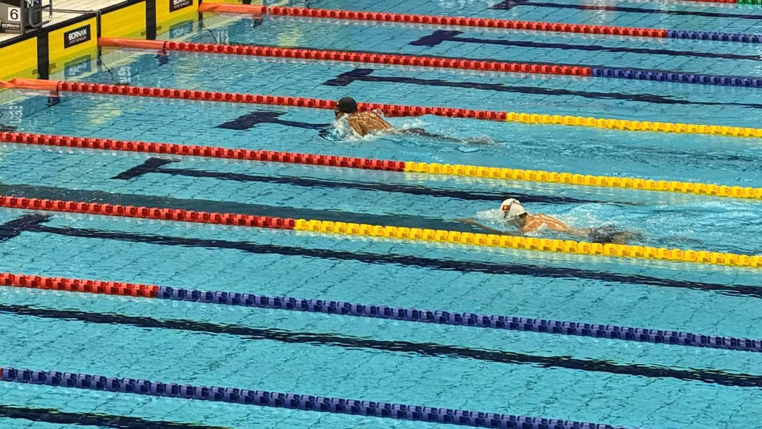 Trinh Thi Bich Nhu in action in the pool. (Photo: THU HOAI)