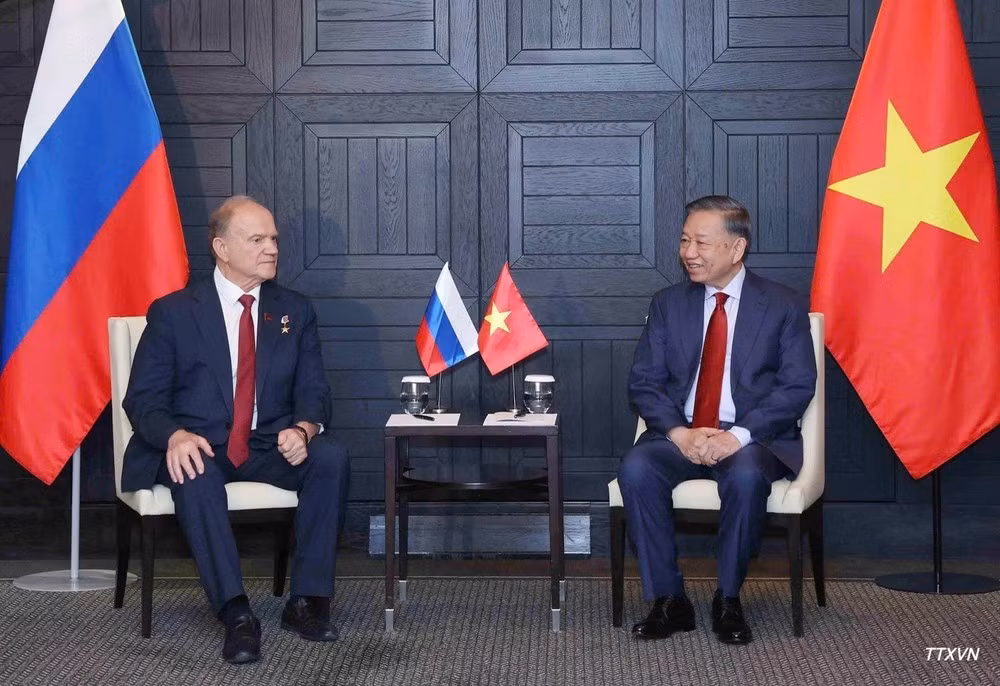 The meeting between General Secretary of the Communist Party of Viet Nam Central Committee and President To Lam and Chairman of the Communist Party of the Russian Federation Gennady Zyuganov on September 7 (Photo: VNA)