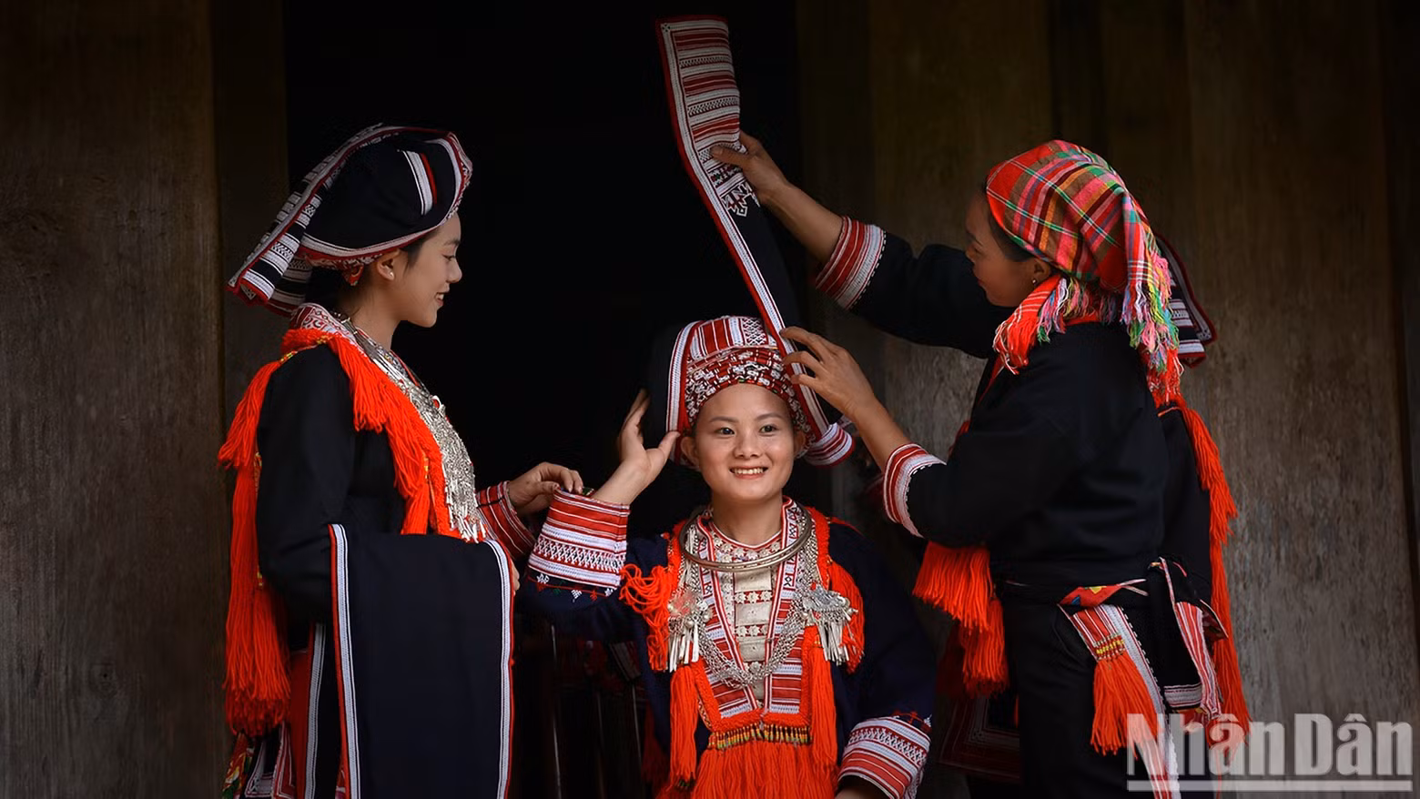 A Red Dao bride shines in her wedding attire. (Photo: VU LINH)