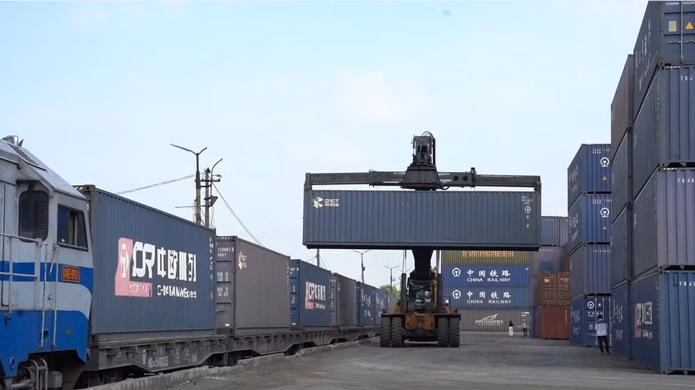Cargo carriages are loaded for transport to Song Than Station in Ho Chi Minh City on June 3, 2026.