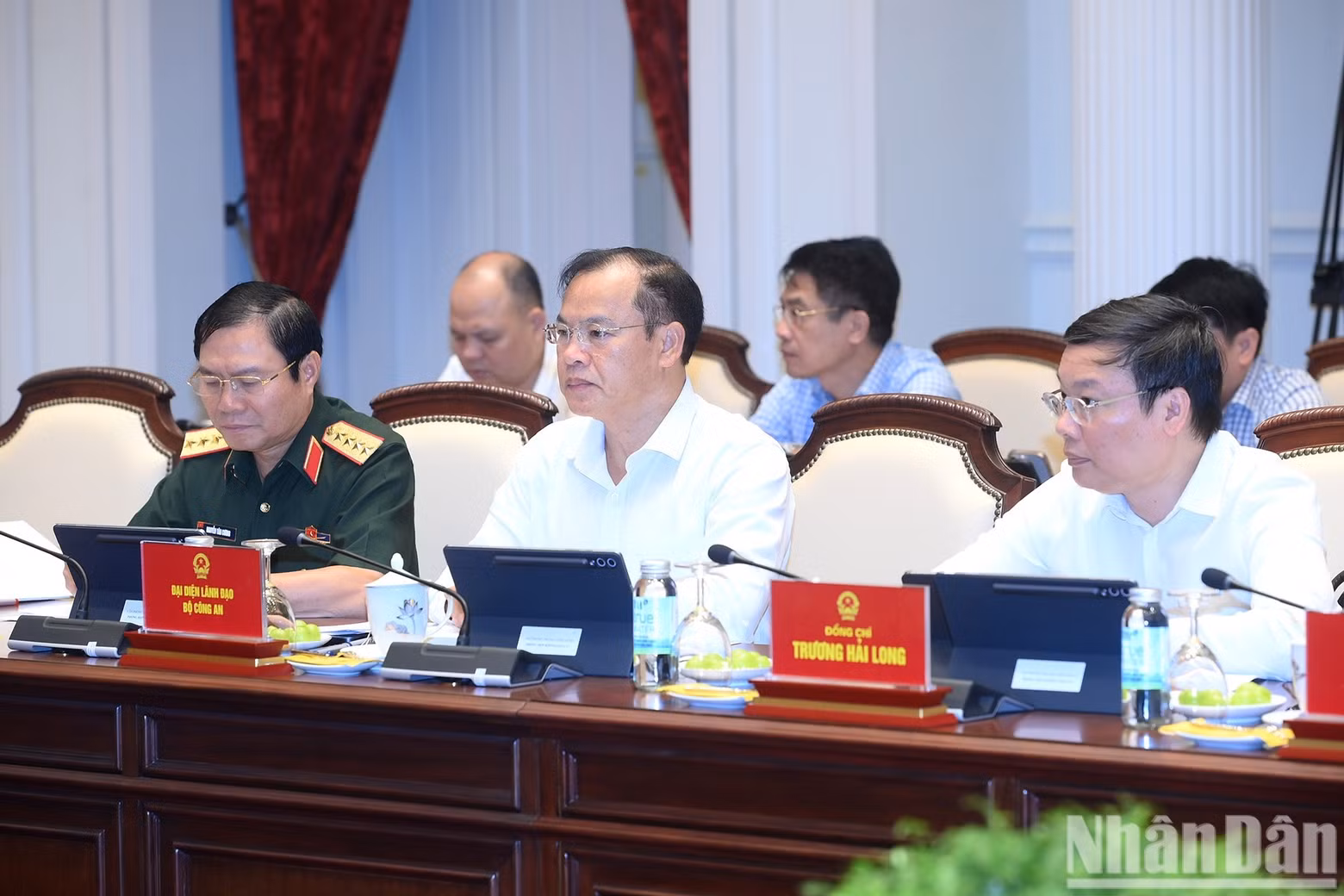 Delegates attend the working session. (Photo: DANG KHOA)