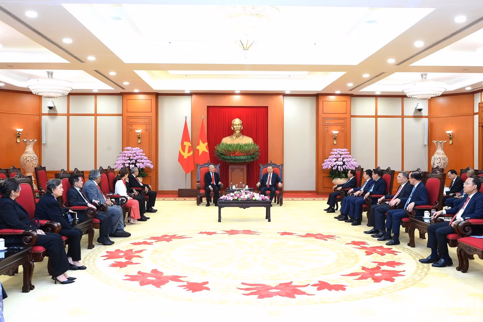 An overview of the meeting with General Secretary of the Labour Party of Mexico Alberto Anaya Gutierrez at the Party Central Committee headquarters. (Photo: DANG KHOA)