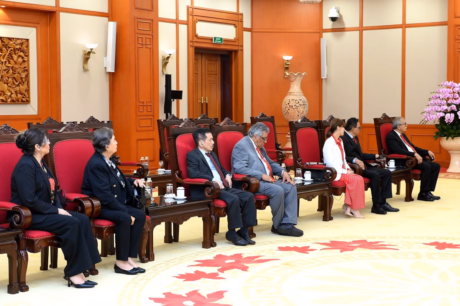 Mexican delegates attend the meeting. (Photo: DANG KHOA)