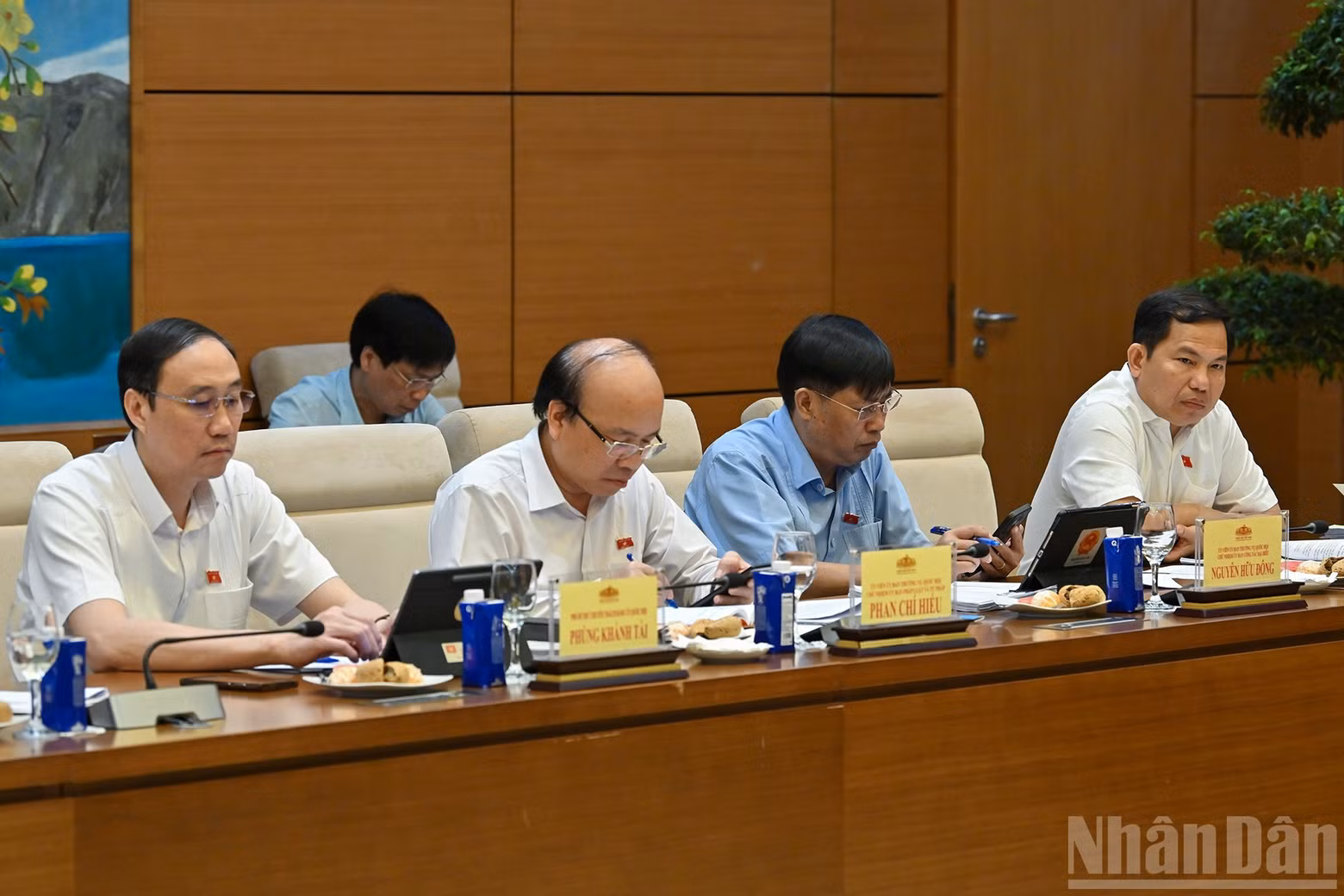 National Assembly leaders attend the working session.